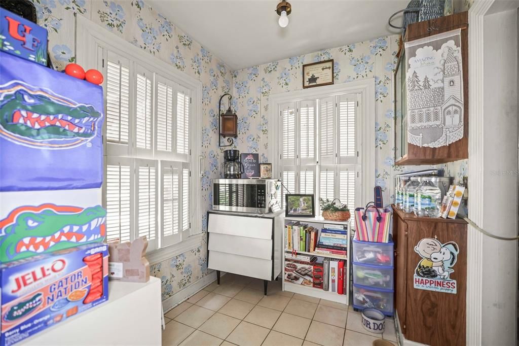 Под контрактом: $499,000 (3 спален, 3 ванн, 2197 Квадратных фут)