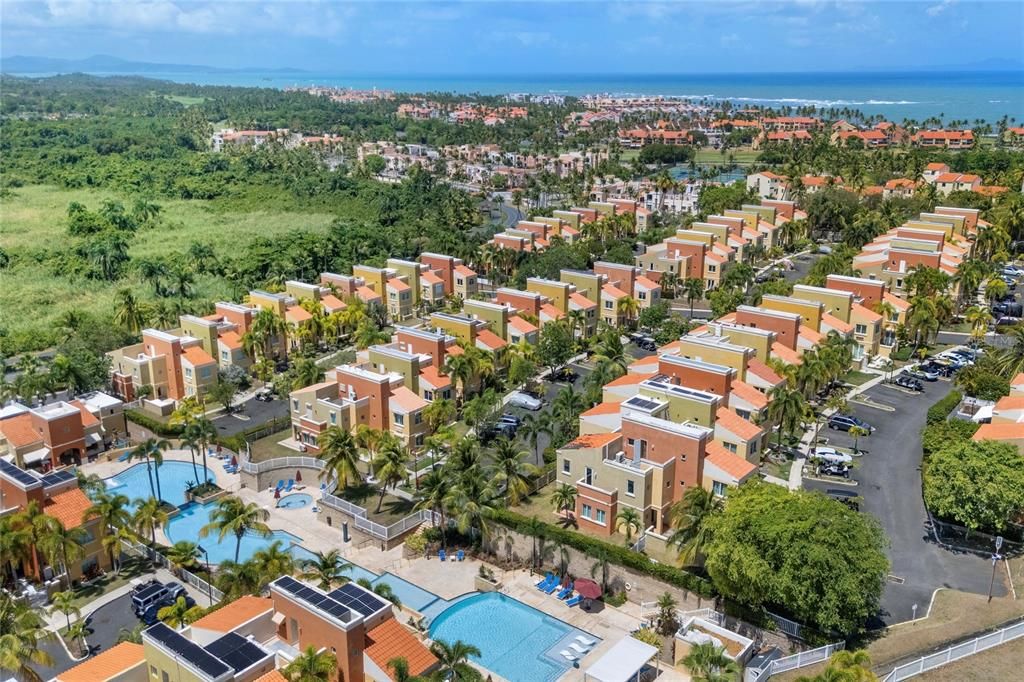 На продажу: $585,000 (3 спален, 3 ванн, 2340 Квадратных фут)