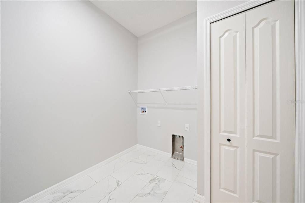 For Sale: $599,000 (3 beds, 3 baths, 2105 Square Feet)