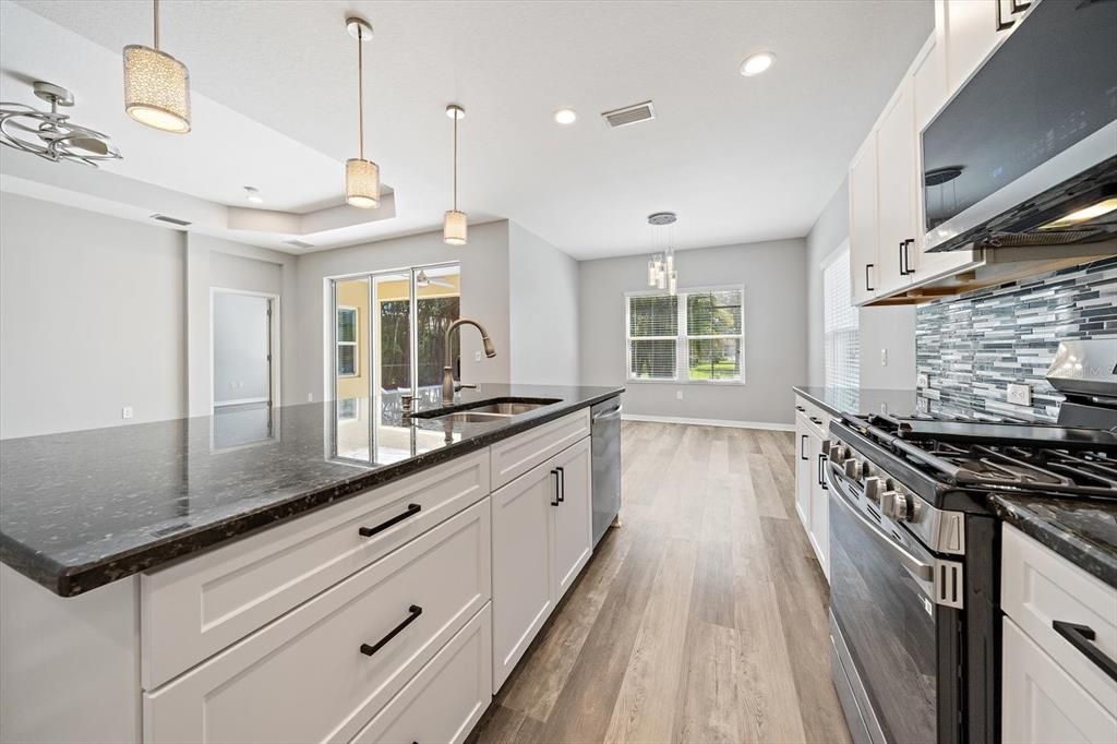For Sale: $599,000 (3 beds, 3 baths, 2105 Square Feet)