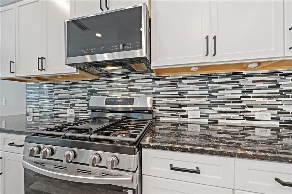 For Sale: $599,000 (3 beds, 3 baths, 2105 Square Feet)