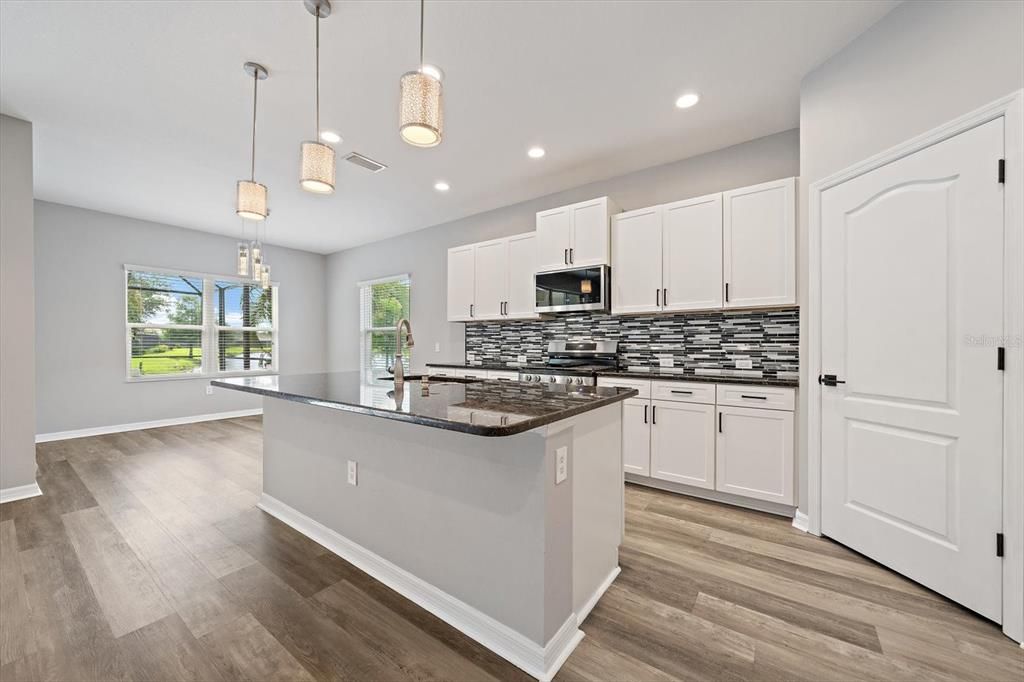 For Sale: $599,000 (3 beds, 3 baths, 2105 Square Feet)