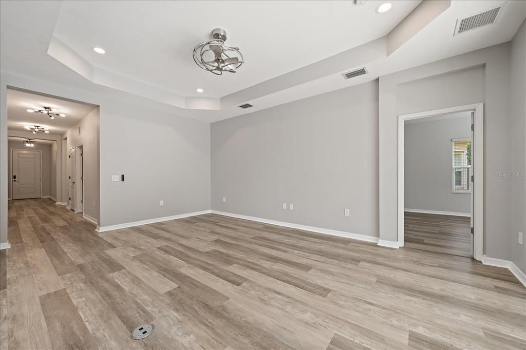 For Sale: $599,000 (3 beds, 3 baths, 2105 Square Feet)