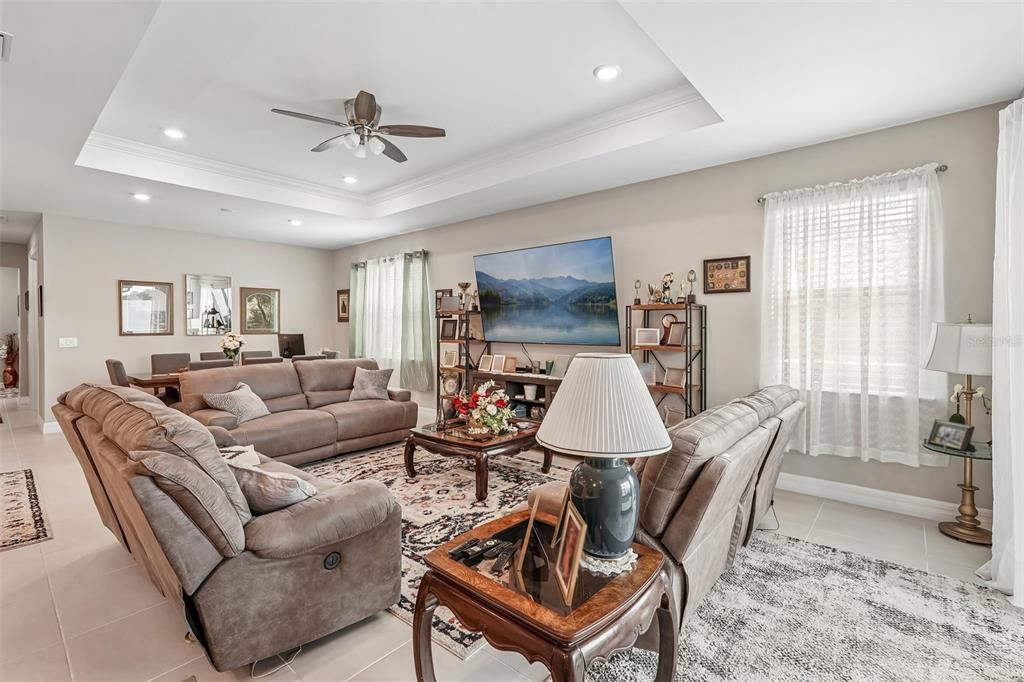 For Sale: $415,000 (3 beds, 2 baths, 2215 Square Feet)