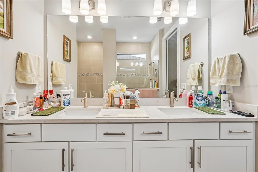 For Sale: $415,000 (3 beds, 2 baths, 2215 Square Feet)