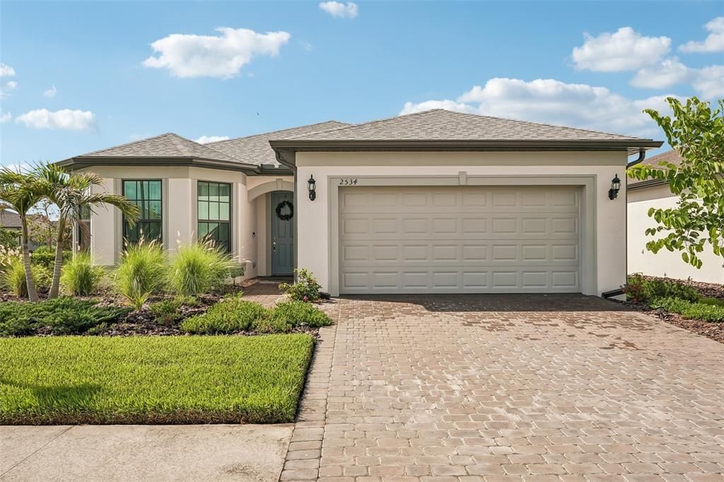 For Sale: $415,000 (3 beds, 2 baths, 2215 Square Feet)
