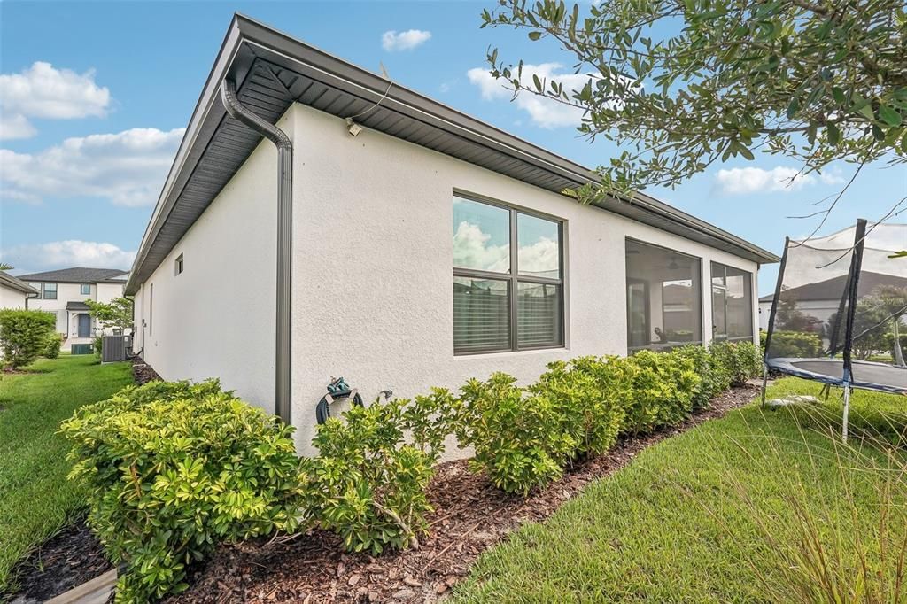 For Sale: $415,000 (3 beds, 2 baths, 2215 Square Feet)