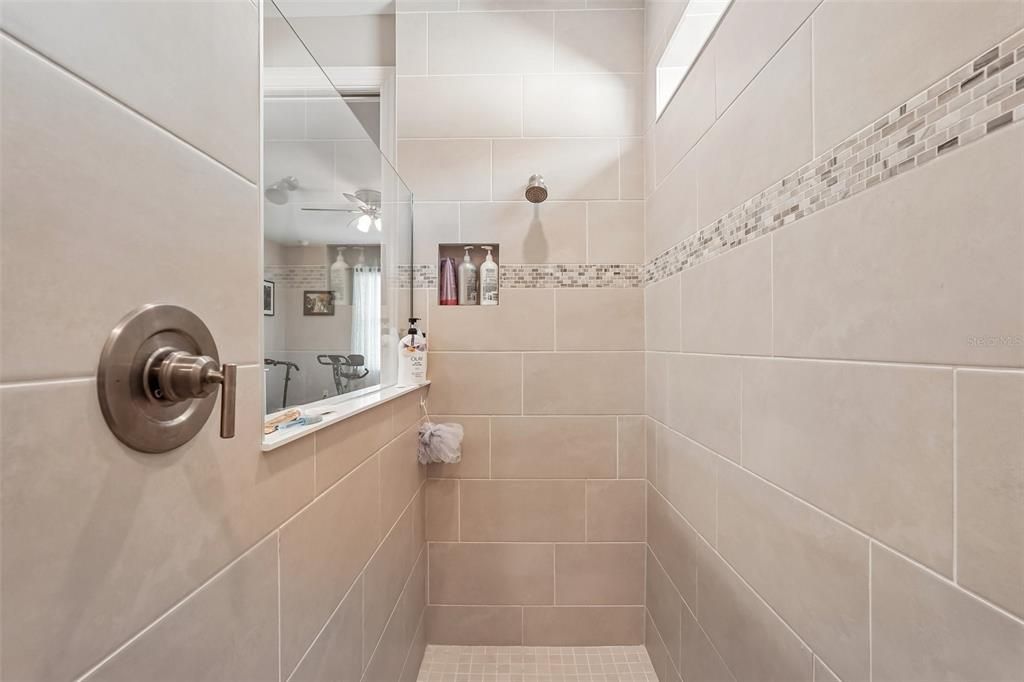 For Sale: $415,000 (3 beds, 2 baths, 2215 Square Feet)