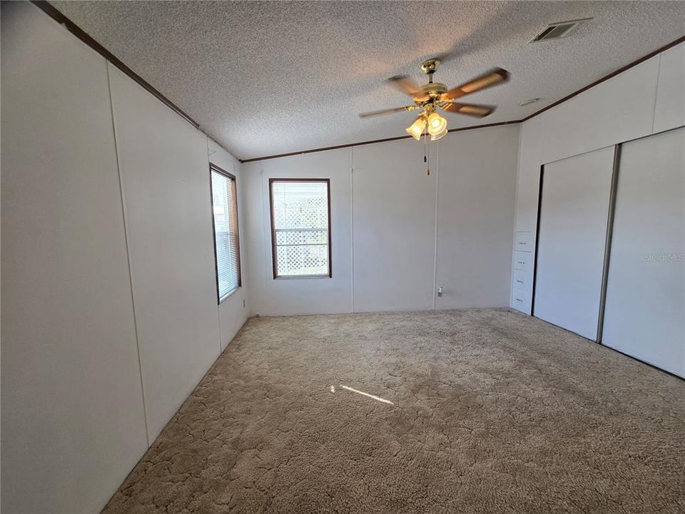 For Sale: $145,000 (2 beds, 2 baths, 1210 Square Feet)