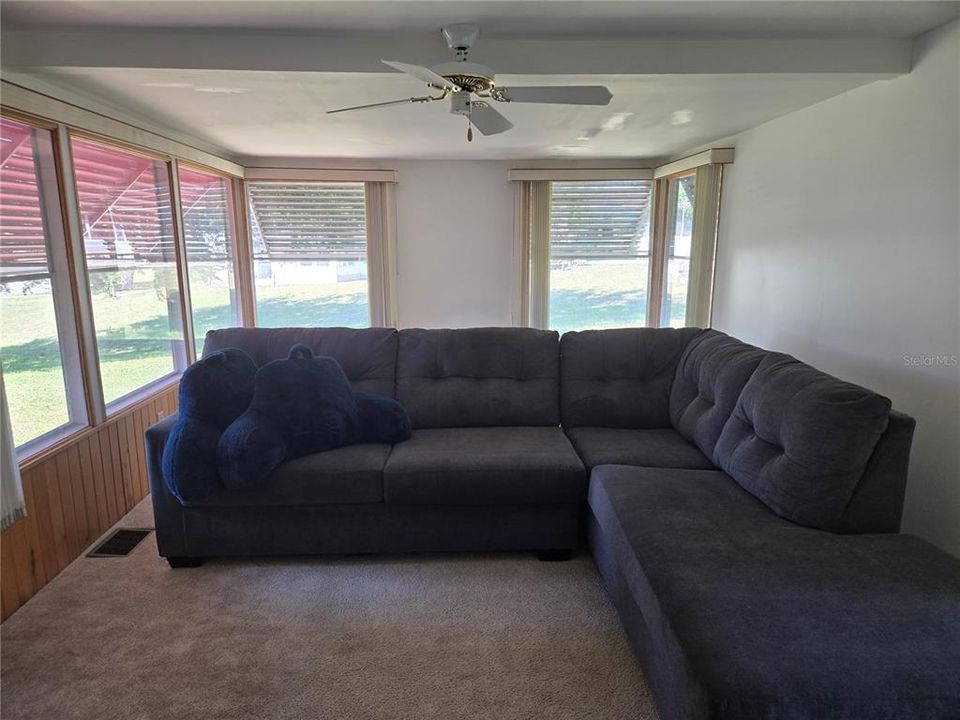 For Sale: $145,000 (2 beds, 2 baths, 1210 Square Feet)