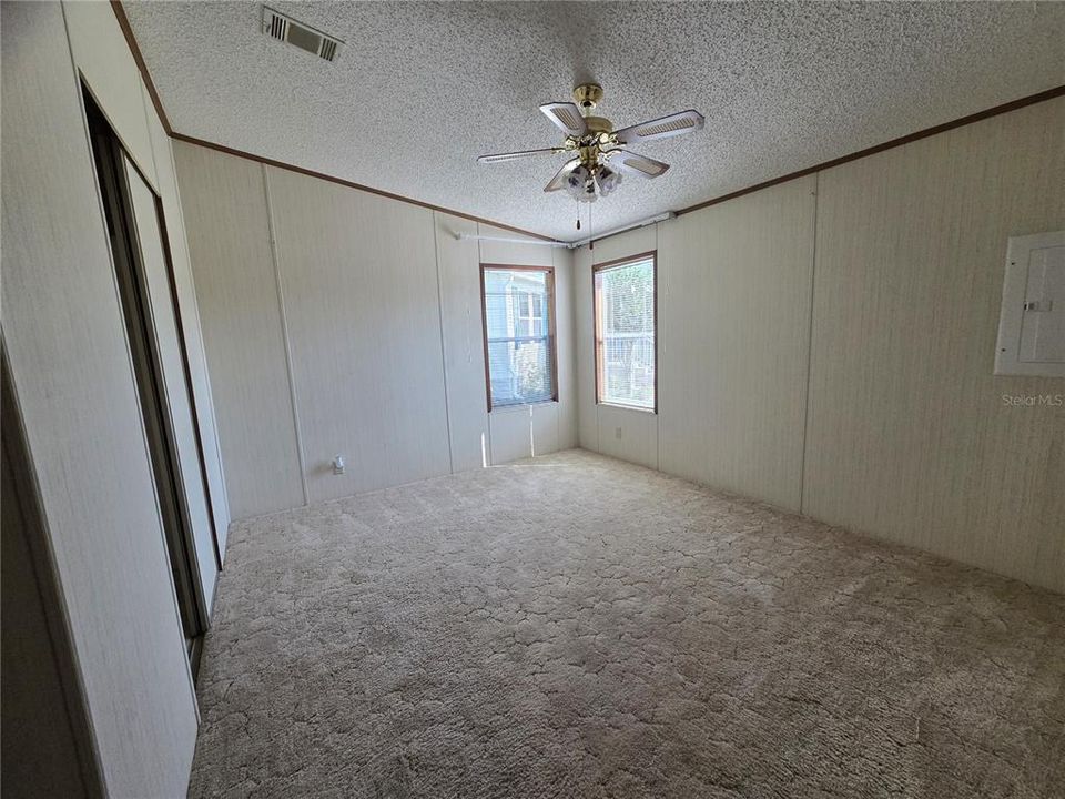 For Sale: $145,000 (2 beds, 2 baths, 1210 Square Feet)
