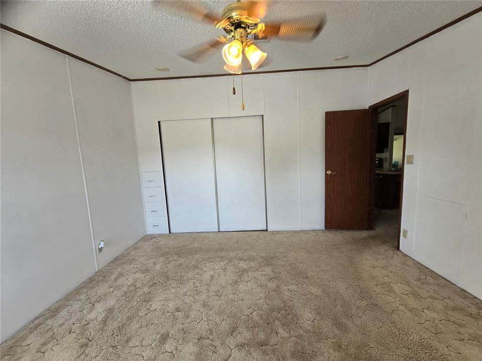 For Sale: $145,000 (2 beds, 2 baths, 1210 Square Feet)