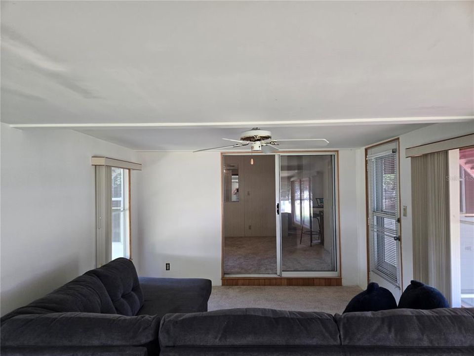 For Sale: $145,000 (2 beds, 2 baths, 1210 Square Feet)