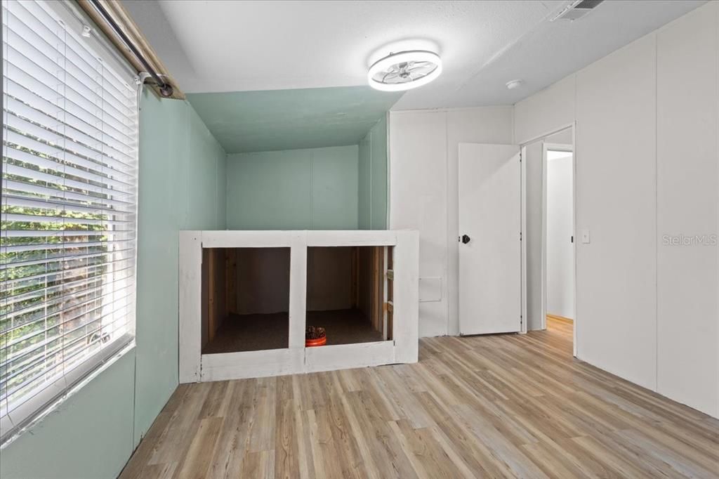 For Sale: $235,000 (3 beds, 2 baths, 1680 Square Feet)