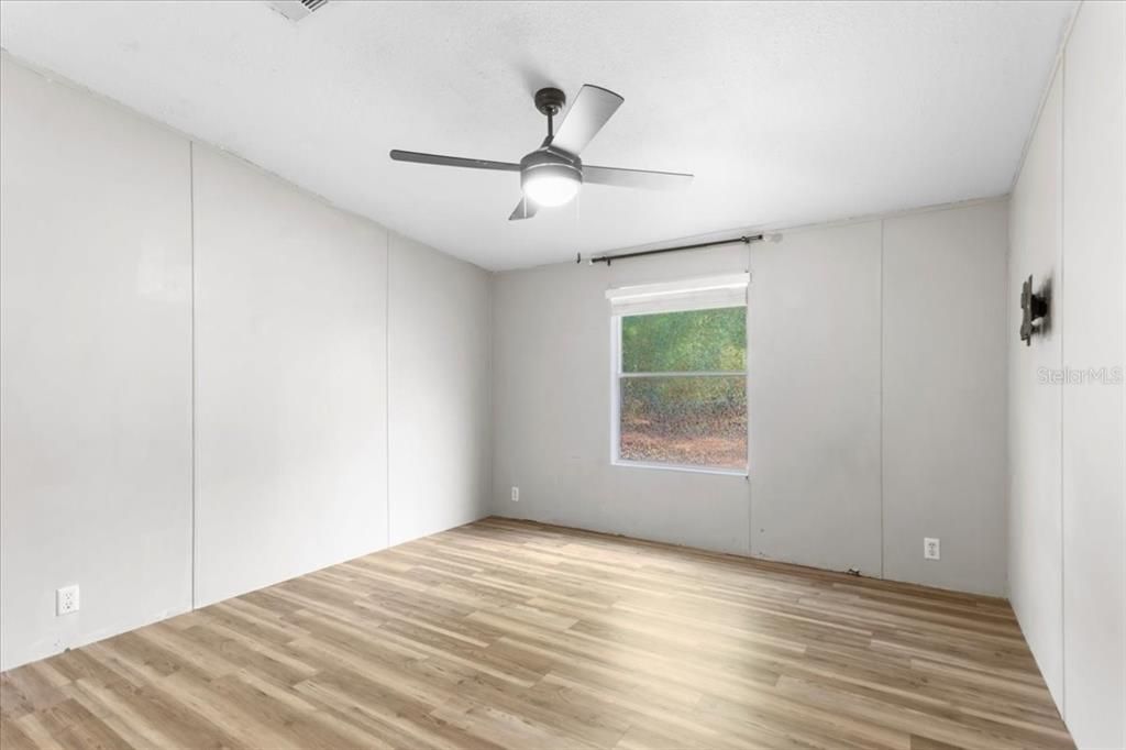 For Sale: $235,000 (3 beds, 2 baths, 1680 Square Feet)