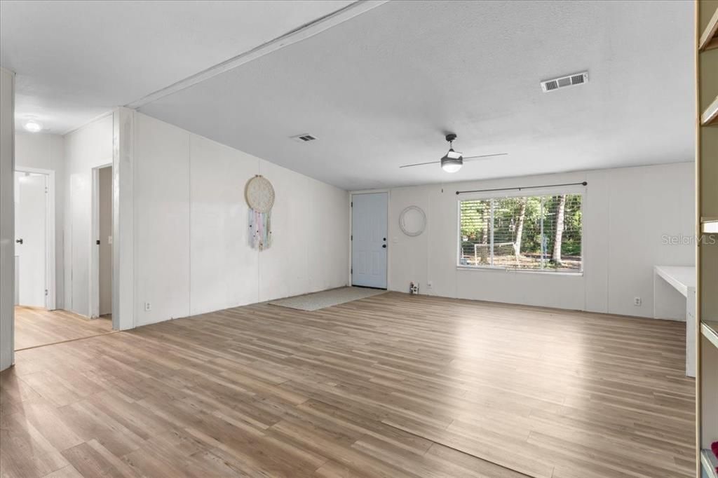 For Sale: $235,000 (3 beds, 2 baths, 1680 Square Feet)