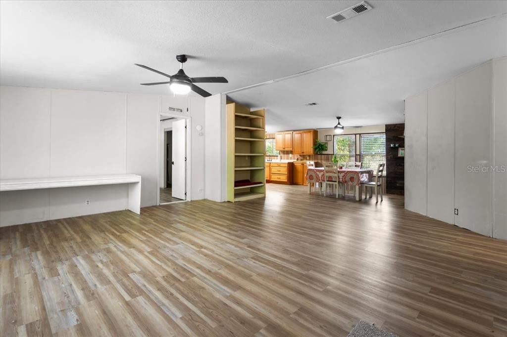 For Sale: $235,000 (3 beds, 2 baths, 1680 Square Feet)