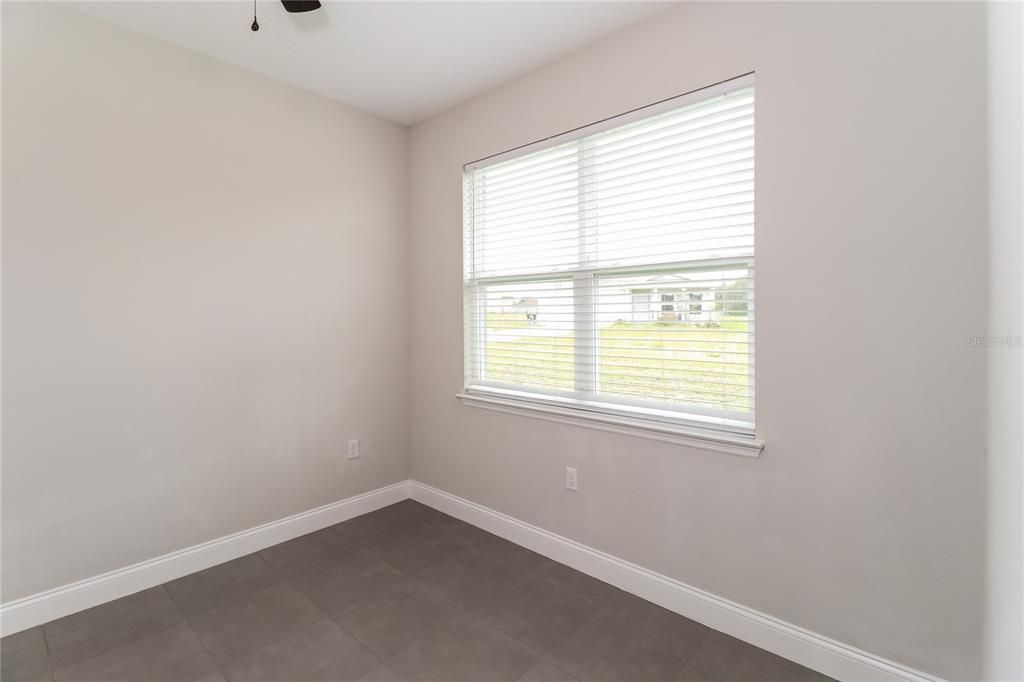 В аренду: $1,945 (4 спален, 2 ванн, 1764 Квадратных фут)