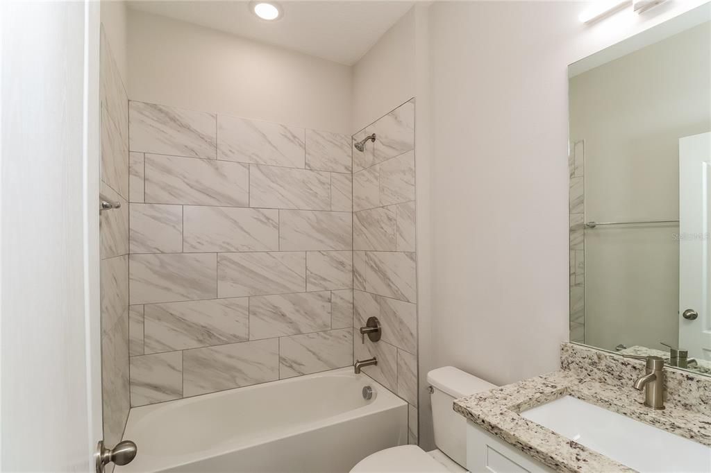 В аренду: $1,945 (4 спален, 2 ванн, 1764 Квадратных фут)