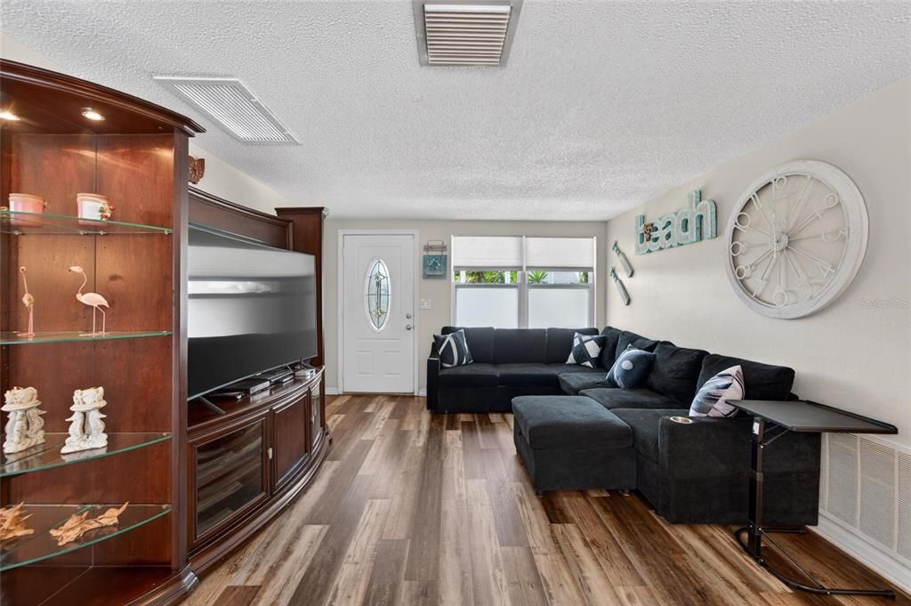 Activo con contrato: $340,000 (2 camas, 2 baños, 1292 Pies cuadrados)