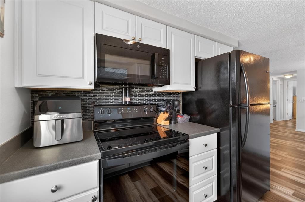 Activo con contrato: $340,000 (2 camas, 2 baños, 1292 Pies cuadrados)
