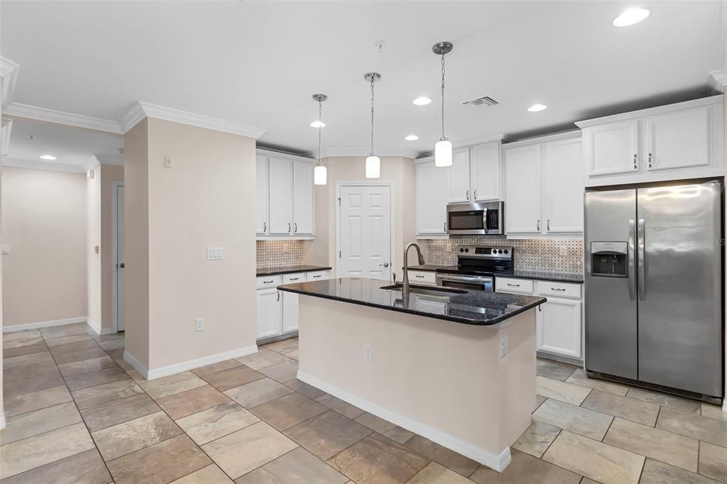 For Sale: $345,000 (2 beds, 2 baths, 1449 Square Feet)