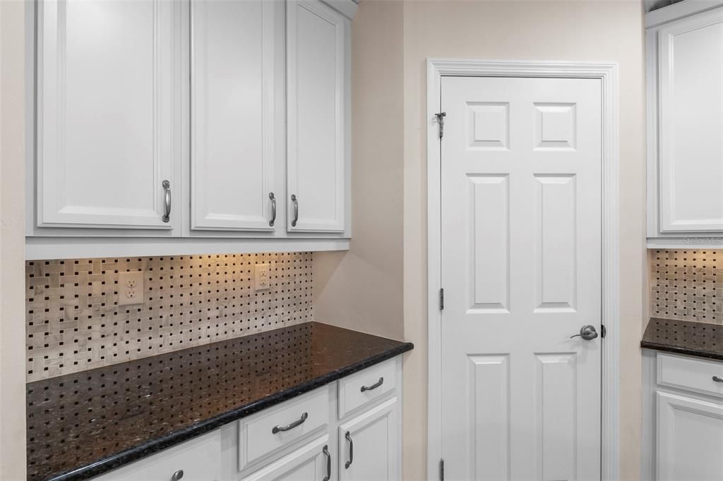 For Sale: $345,000 (2 beds, 2 baths, 1449 Square Feet)