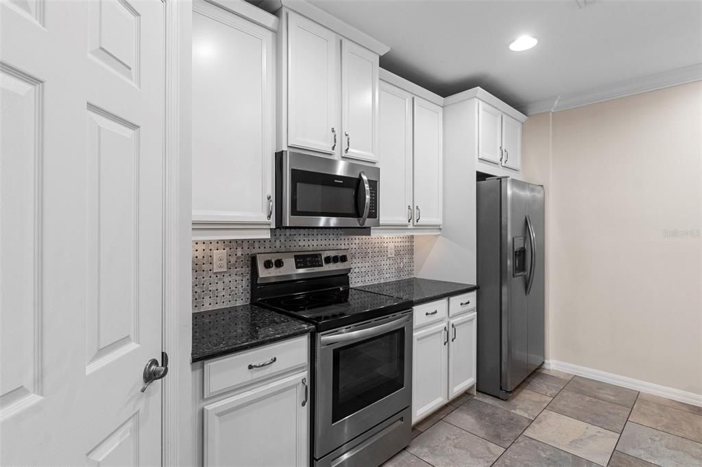 For Sale: $345,000 (2 beds, 2 baths, 1449 Square Feet)