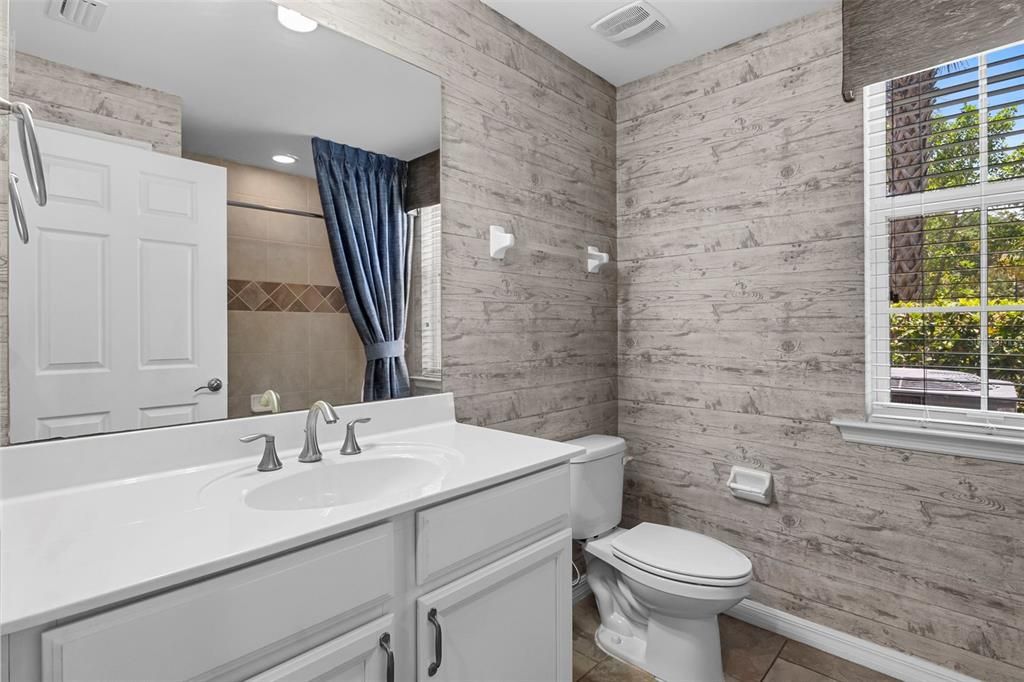 For Sale: $345,000 (2 beds, 2 baths, 1449 Square Feet)