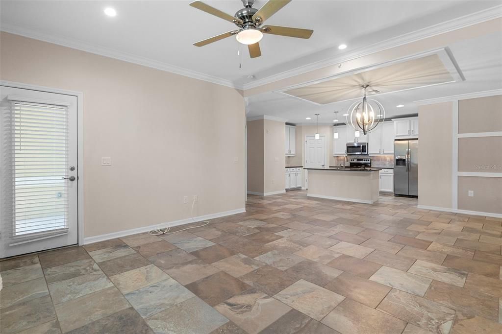 For Sale: $345,000 (2 beds, 2 baths, 1449 Square Feet)