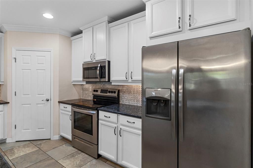 For Sale: $345,000 (2 beds, 2 baths, 1449 Square Feet)