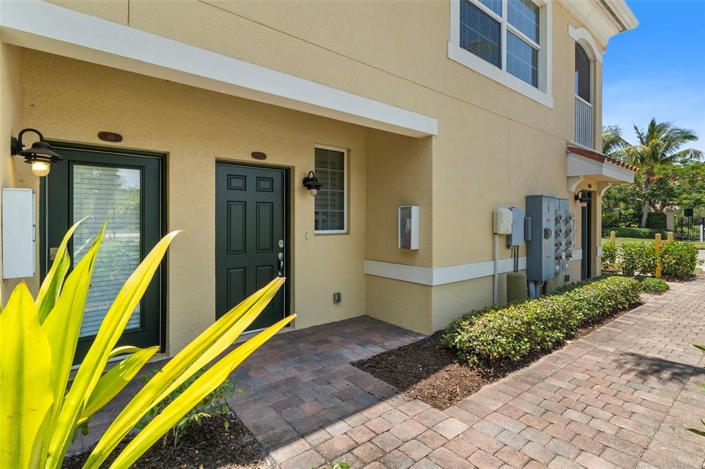 For Sale: $345,000 (2 beds, 2 baths, 1449 Square Feet)