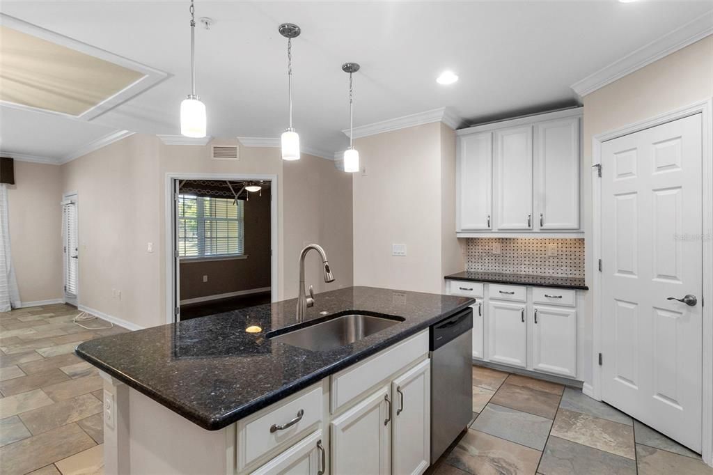 For Sale: $345,000 (2 beds, 2 baths, 1449 Square Feet)