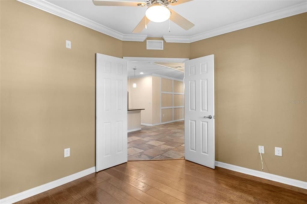 For Sale: $345,000 (2 beds, 2 baths, 1449 Square Feet)