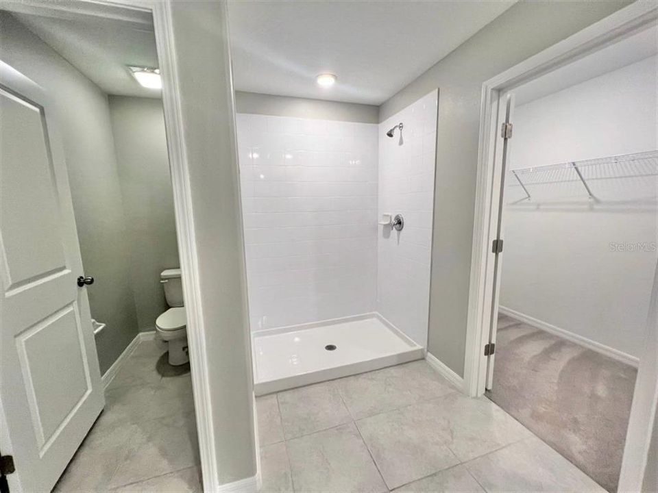 For Rent: $2,350 (5 beds, 2 baths, 2264 Square Feet)