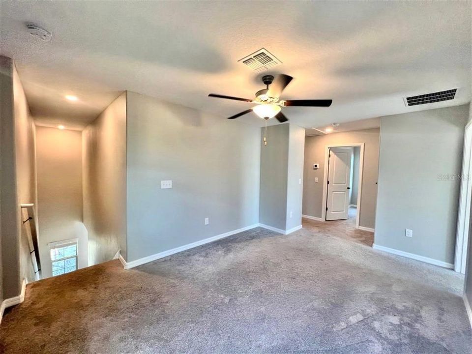 For Rent: $2,350 (5 beds, 2 baths, 2264 Square Feet)