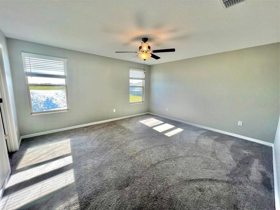 For Rent: $2,350 (5 beds, 2 baths, 2264 Square Feet)
