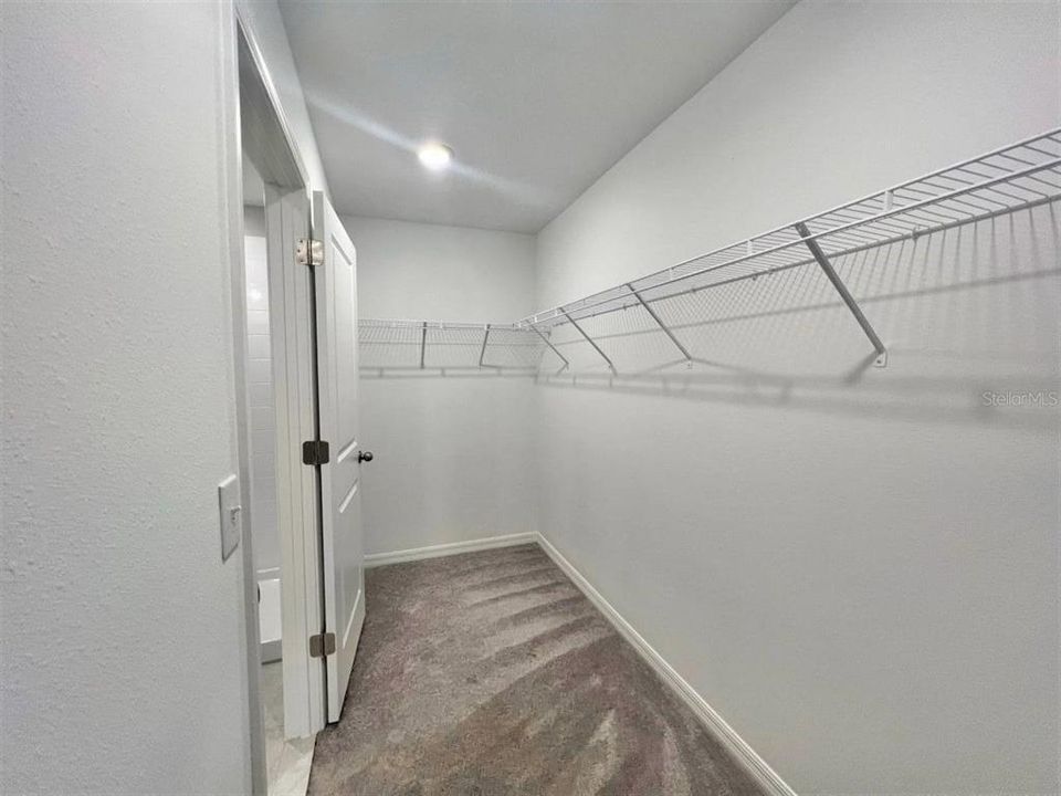For Rent: $2,350 (5 beds, 2 baths, 2264 Square Feet)