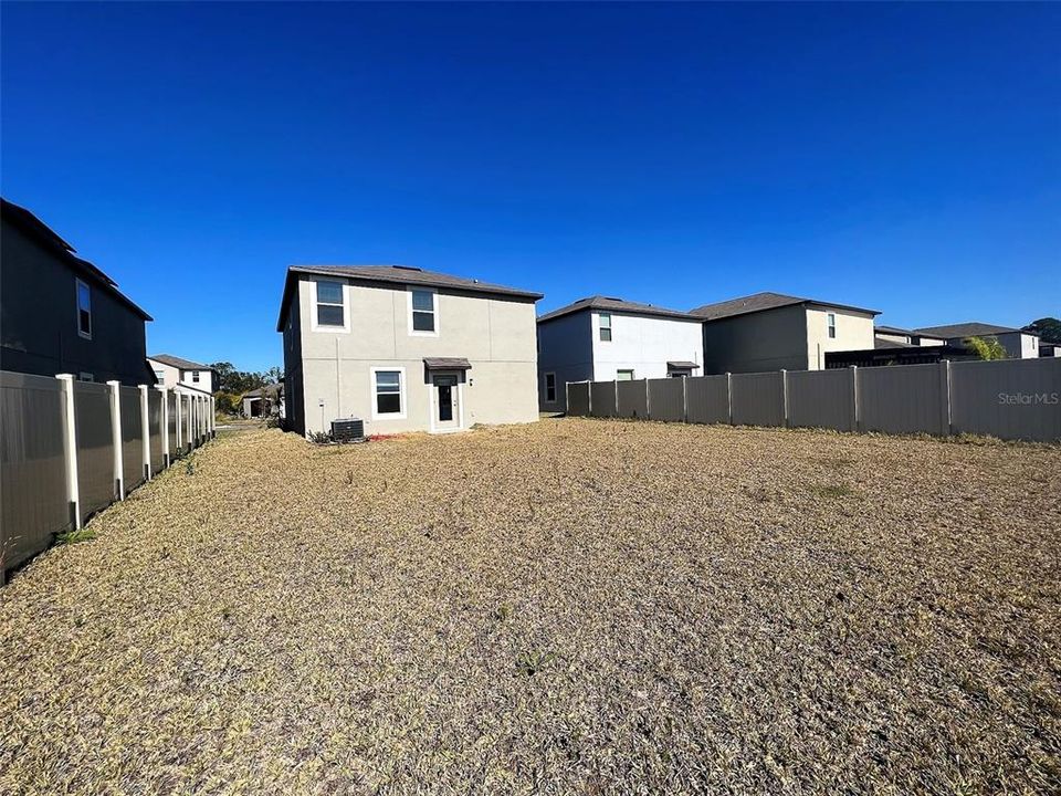 For Rent: $2,350 (5 beds, 2 baths, 2264 Square Feet)