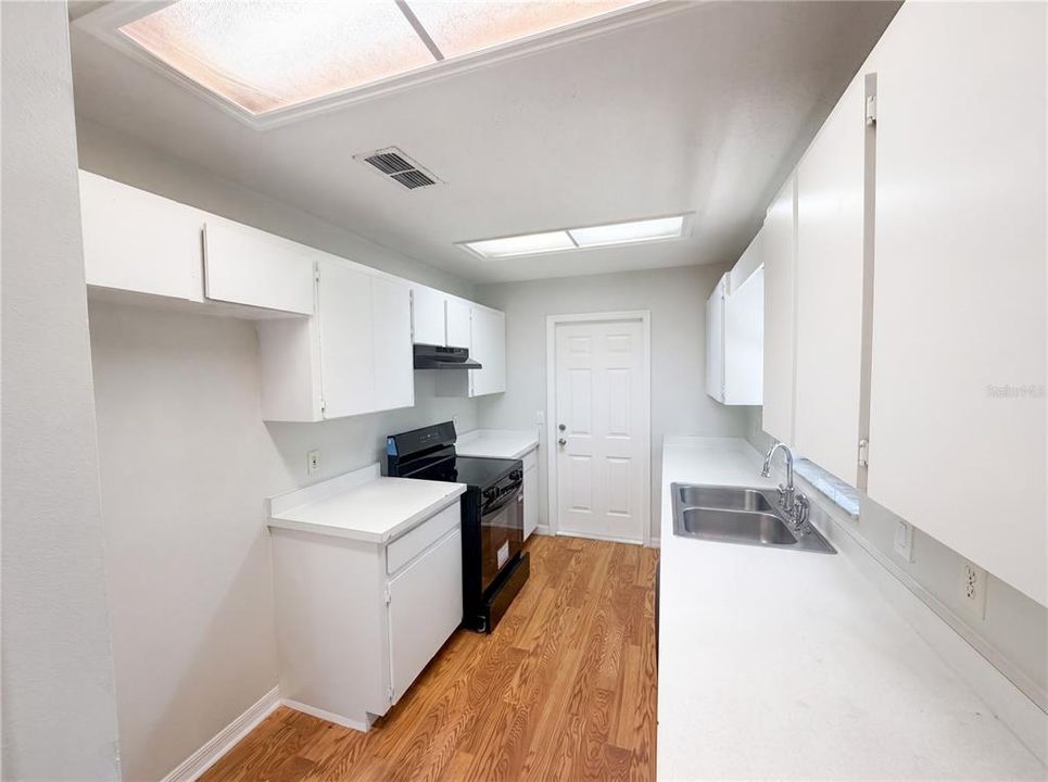 En Venta: $220,000 (3 camas, 2 baños, 1196 Pies cuadrados)