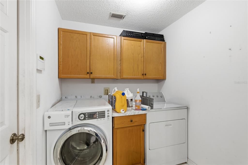 En Venta: $439,900 (3 camas, 2 baños, 1944 Pies cuadrados)