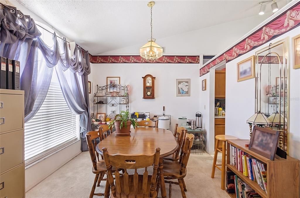 En Venta: $439,900 (3 camas, 2 baños, 1944 Pies cuadrados)