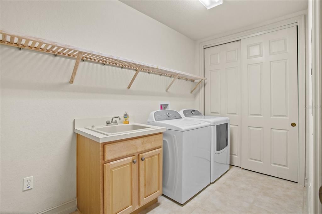В аренду: $2,400 (2 спален, 2 ванн, 2031 Квадратных фут)