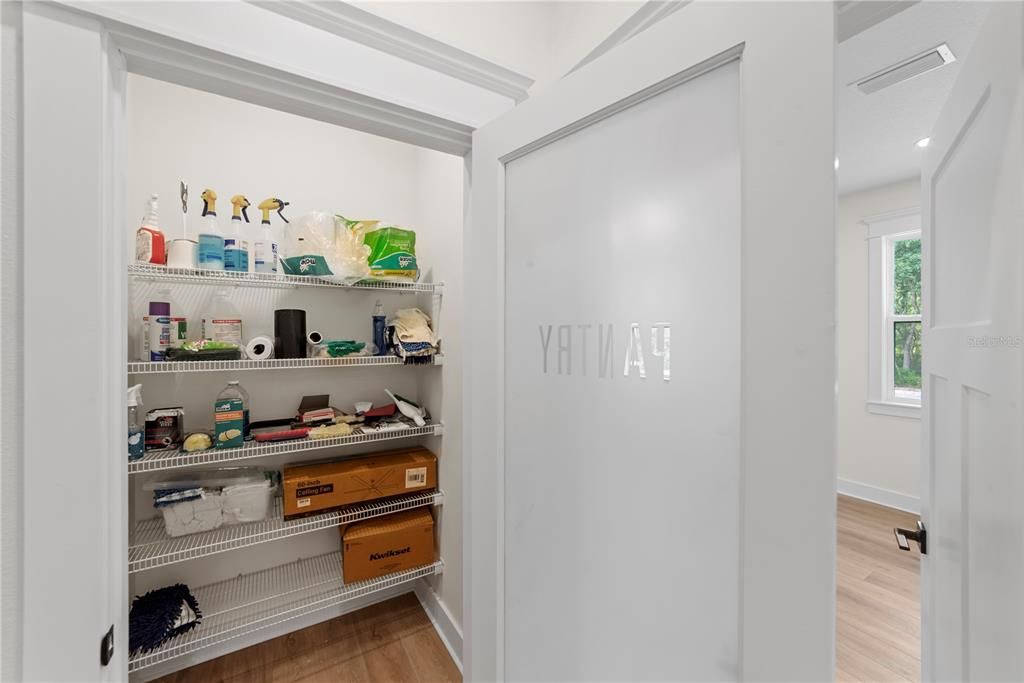 На продажу: $449,900 (3 спален, 2 ванн, 1627 Квадратных фут)