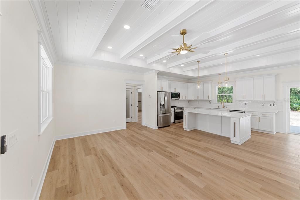 На продажу: $449,900 (3 спален, 2 ванн, 1627 Квадратных фут)