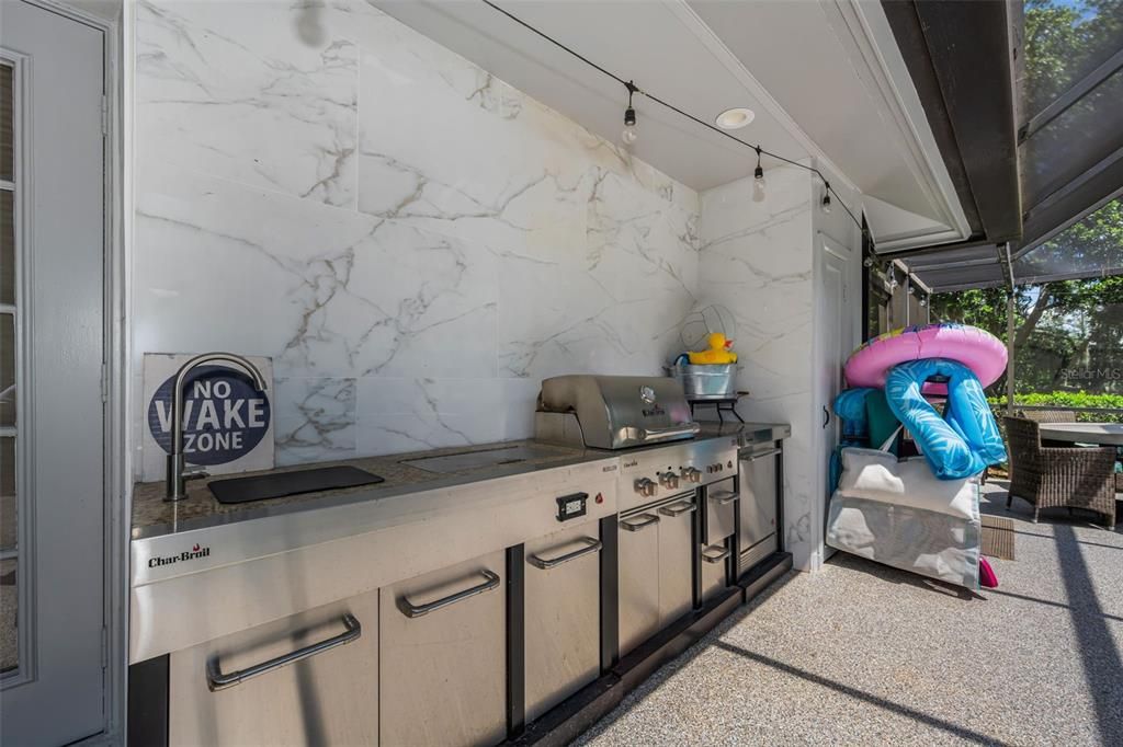 На продажу: $999,950 (4 спален, 2 ванн, 2982 Квадратных фут)