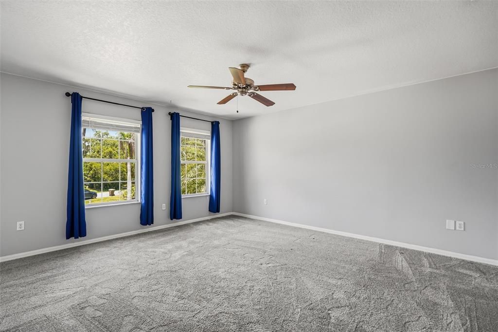 En Venta: $539,000 (4 camas, 2 baños, 2616 Pies cuadrados)