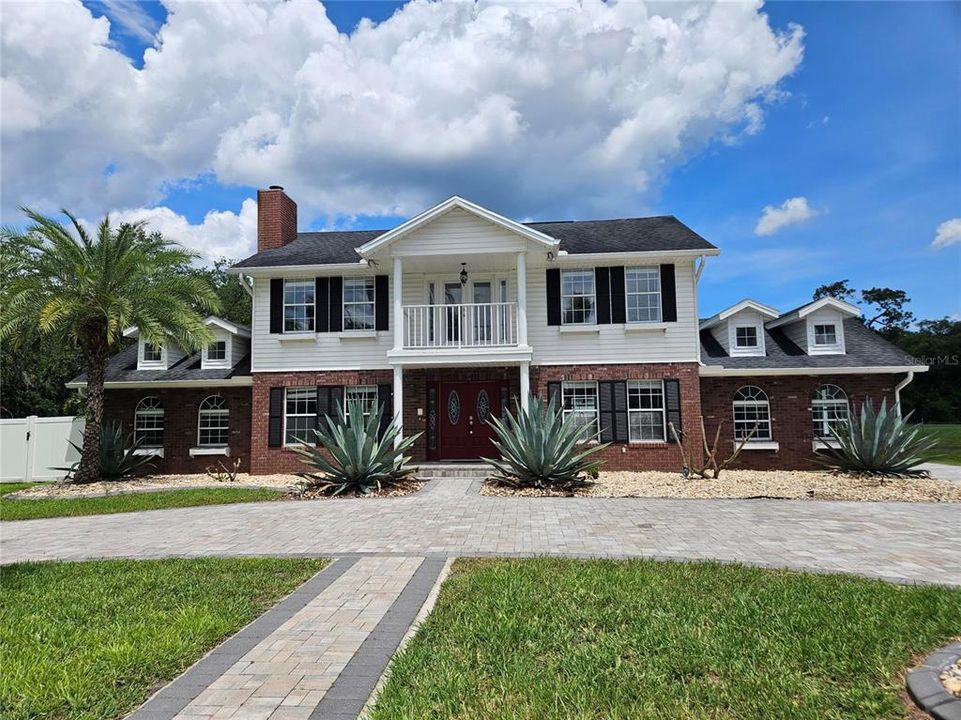 En Venta: $539,000 (4 camas, 2 baños, 2616 Pies cuadrados)
