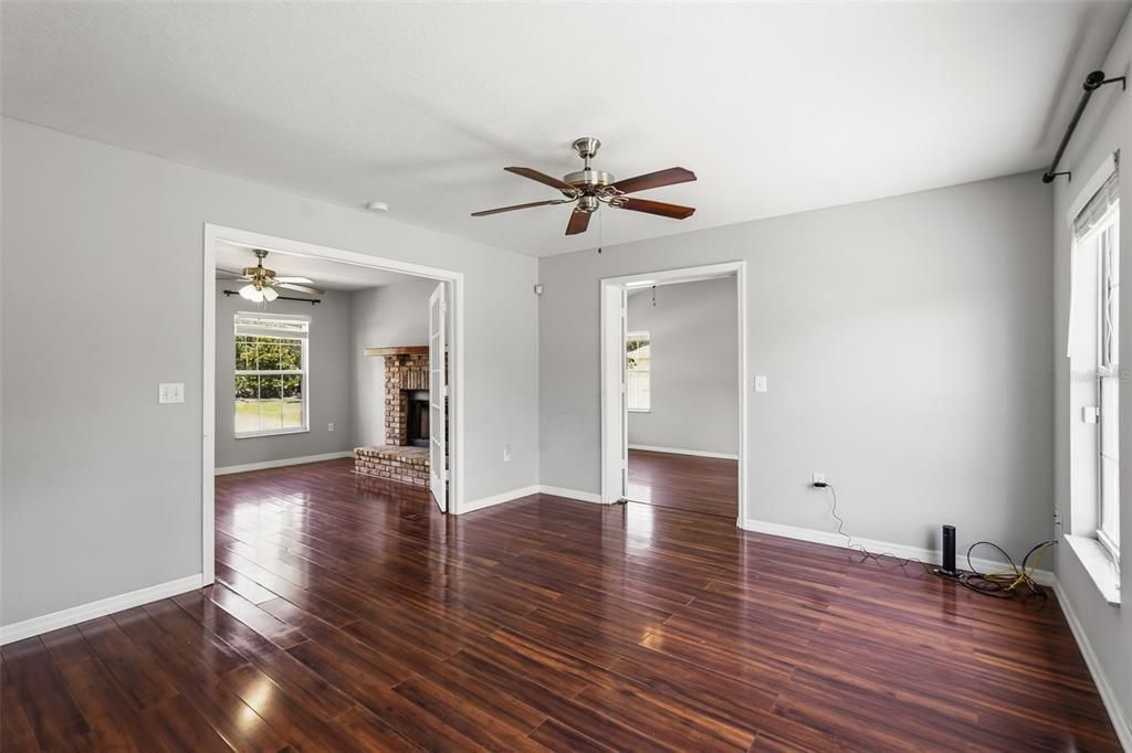 En Venta: $539,000 (4 camas, 2 baños, 2616 Pies cuadrados)