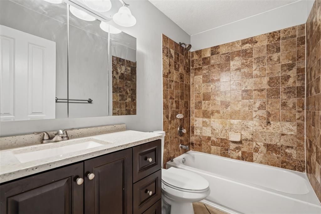 En Venta: $539,000 (4 camas, 2 baños, 2616 Pies cuadrados)
